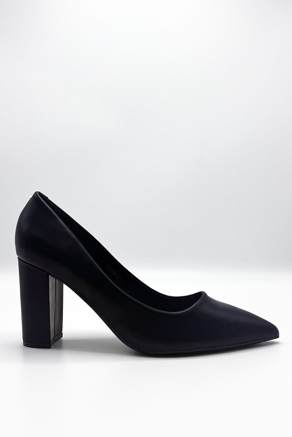Clara Block Heel Pointed Toe Court Shoes in Black Matt – Miss Diva