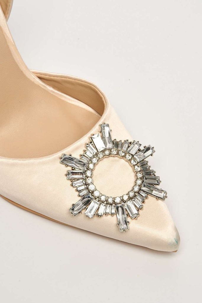 Girona Diamante Brooch Pointed Toe Spool Heel Court Shoe in Cream Heels Miss Diva 